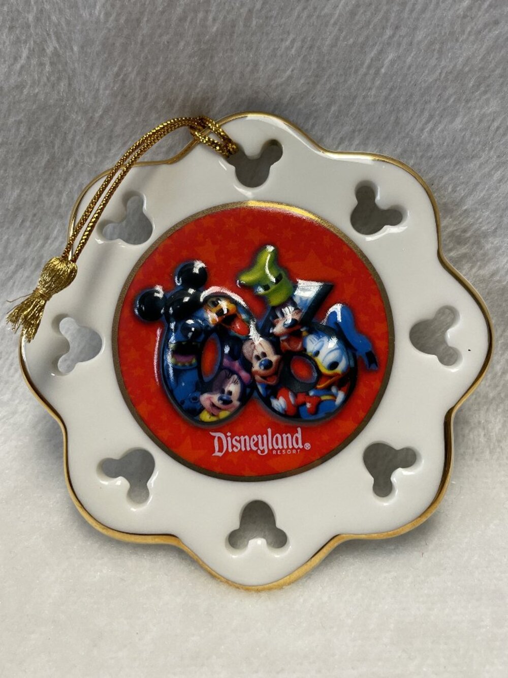 Collector Disneyland Parks 2006 Christmas Ornament Scalloped Disc Gold Trim